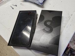 Samsung Galaxy S22 – 128 GB – Phantom Black (Unlocked) – 80% batt