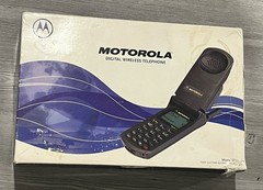 Motorola Startac ST7797 Very Rare – For Collectors – 3 Batteries & Chargers READ
