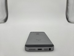 Apple iPhone SE – Silver – A1662 – 8MP Camera – Lightning