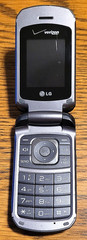 LG Accolade VX5600 – Gray ( Verizon ) Cellular Flip Phone