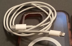 Apple iPhone 14 Plus – A2632 – Unlocked – 128GB – Red With 6 Cases