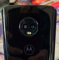 Motorola Moto G6 – 32GB – Black (TracFone locked) Fingerprint Sensor