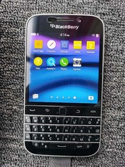 BlackBerry Classic Q20 (SQC100-2) 16GB Unlocked GSM 4G LTE Keyboard Smart phone
