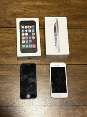 Lot of 2 Apple iPhone 5s – 16GB – Black + White PARTS ONLY