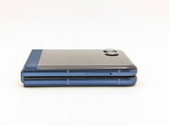 Motorola Razr (2025) XT2553-3 8 + 256GB | Blue | T-MOBILE ONLY