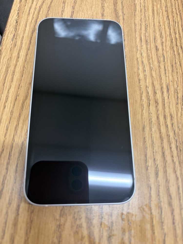 Apple iPhone 14 White Bar Smartphone Dual Rear Cameras