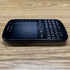 BlackBerry 9720 Unlocked Cellphone 3G WIFI 5MP Camera FM Radio GPS SALE LO