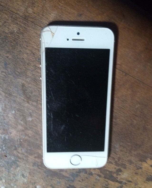 FOR PARTS Apple iPhone 5s – 16GB – Gold Model A1533 (GSM)