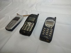 36 Phone iPhone BlackBerry UMX Nokia Samsung Cell Flip Phone Lot [Parts Only]
