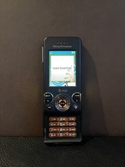 Sony Ericsson Walkman W580i – Black ( AT&T ) Vintage Cellular Phone – Bundled