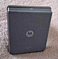 Motorola Razr 2024, 256GB, Gray XT2453-3, Unlocked, Black Dots