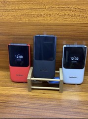 Original Nokia 2720 Flip (2019) 4G LTE Dual SIM KaiOS Good unlocked Smartphone