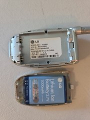 Lot Of 2 LG Verizon Flip Mobil Cell Phone VX3300 Blue Stripes & VX3400 – Working