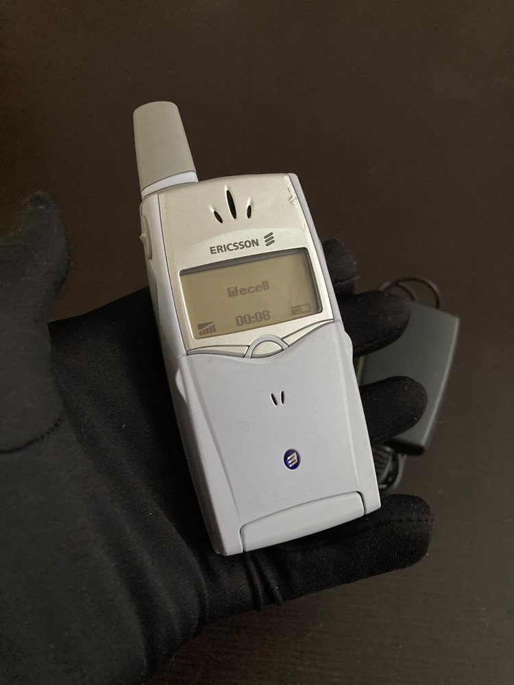 FINE vintage ERICSSON T39m Lilac GSM cellularphone UNLOCKED genuine Malaysia