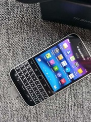BlackBerry Classic Q20 16GB GSM (Unlocked) 4G LTE Keyboard Smartphone