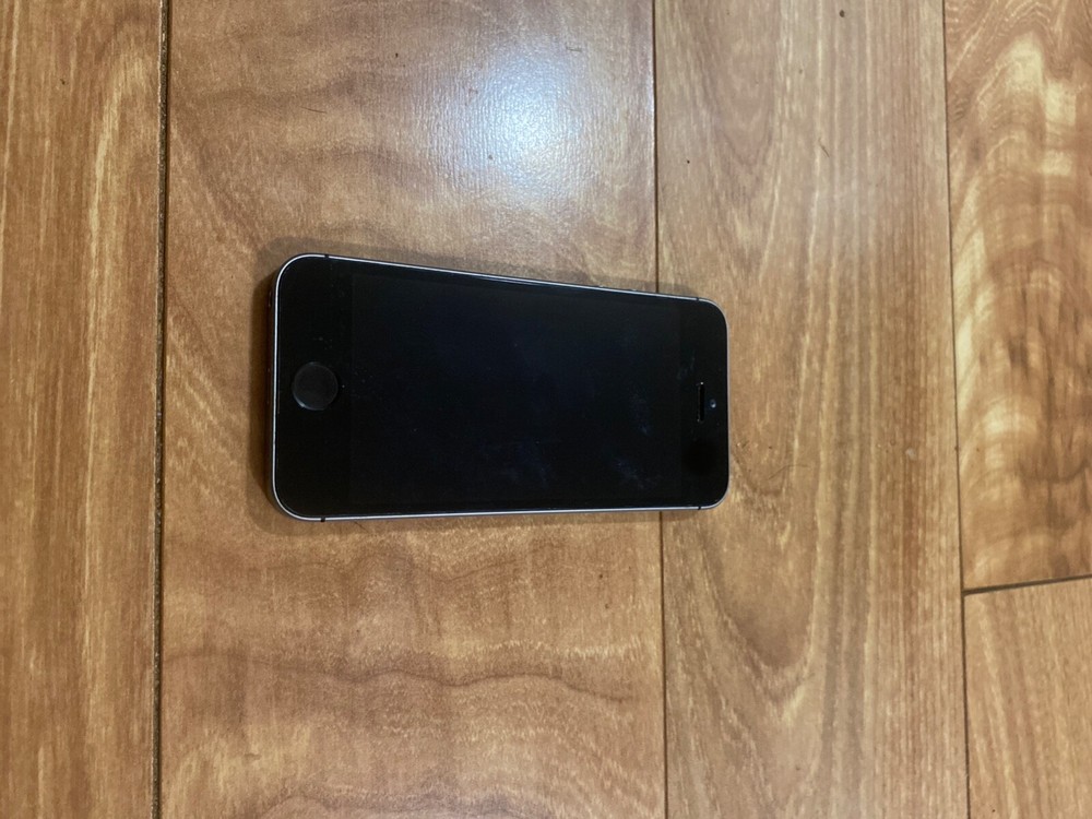 Apple iPhone SE – 16GB – Space Gray (T-Mobile) A1662 (CDMA GSM)