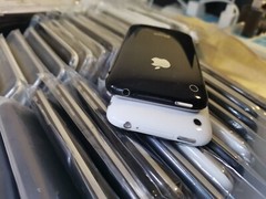 Original Apple iPhone 3nd 3GS – 8/16/32GB – Black /white (Unlocked) ( GSM) IOS 6
