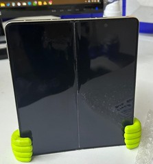 Z Fold 5 512GB – (AT&T ) Bad LCD BLACK SCREEN & CRACK TOUCH – FOR PARTS