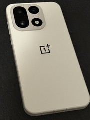One Plus 15 Dual Sim 5G 50MP Fast Charging Smartphone USA Excellent Condition