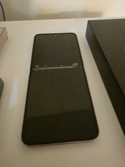 Samsung Galaxy Z Flip6 (SM-F741W) – 256GB Silver Unlocked | READ