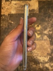 Apple iPhone X – 64GB – Silver (Unlocked) A1865 (CDMA + GSM)