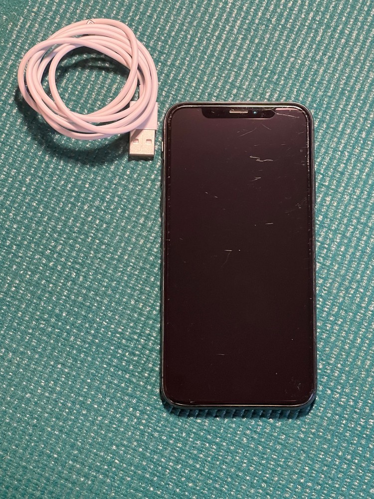 Apple iPhone X – 64GB – Space Gray (Unlocked) A1865 (CDMA + GSM)