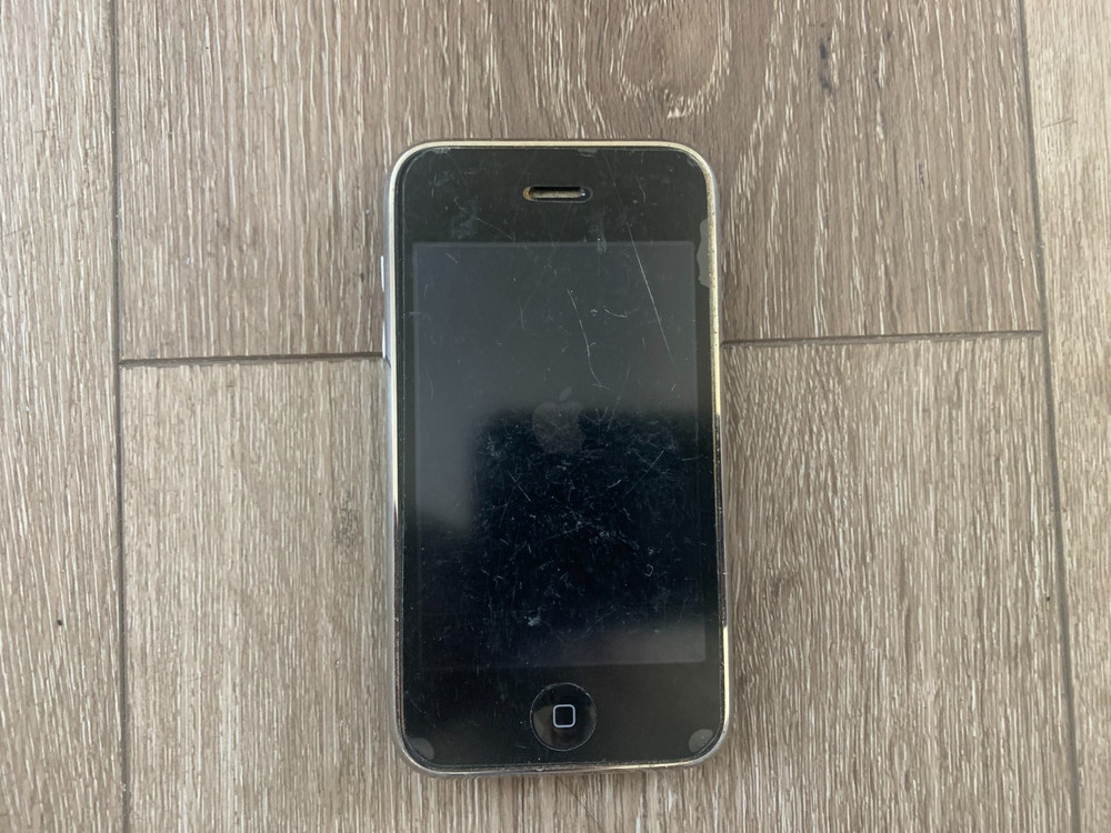 Apple iPhone A1241 8GB Smartphone Black Untested For Parts or Repair