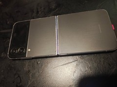 Samsung Galaxy Z Flip4 Unlocked (READ DESCRIPTION PLEASE)