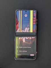 Motorola Razr+ 2025 (XT2557-3) – 256 GB – Mocha Mousse *Damaged inner LCD*