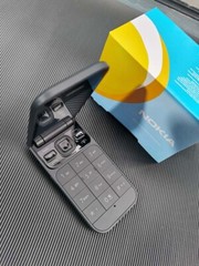 Nokia 2720 Flip 4G Unlocked 4GB 512MB Bluetooth Big Buttons Cellphone Backlight