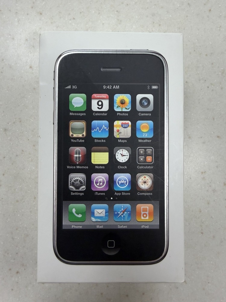 Apple iPhone 3GS 16GB AT&T Includes Box Collectible