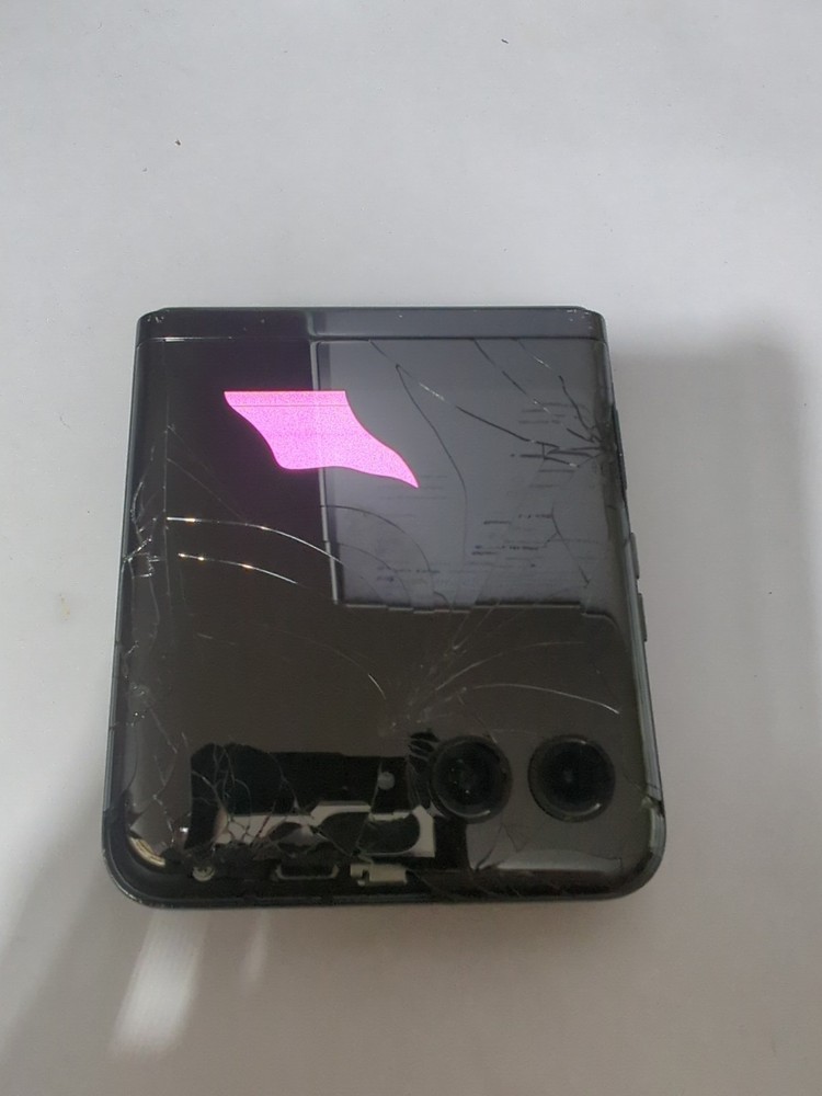 Motorola RAZR+ (Plus) 2023 5G 8/256GB -Black XT 2321-3, At&T Damaged, #6521