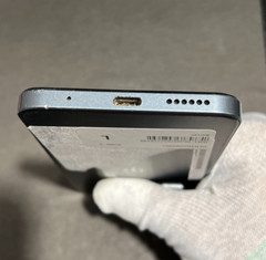 Metro by T-Mobile REVVL V – 32GB – Gray (T-Mobile)(Cracked Screen)