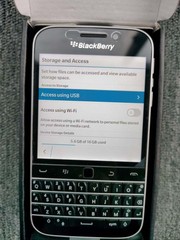 BlackBerry Classic Q20 16GB GSM (Unlocked) 4G LTE Keyboard Smartphone