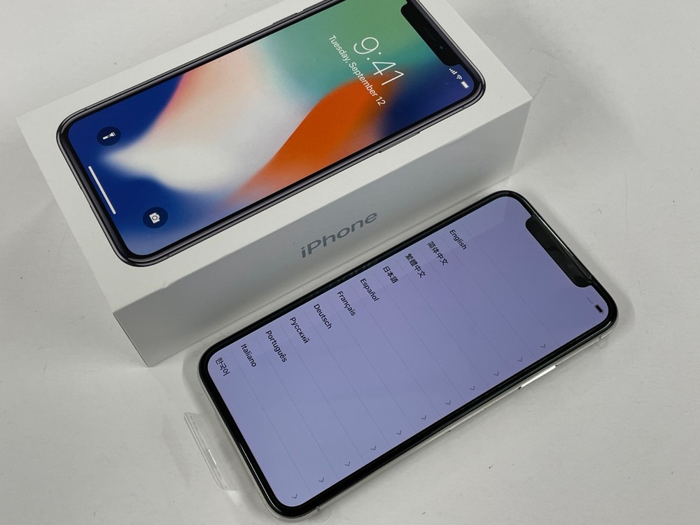 Apple iPhone X – 64 GB – Silver – A1865 – Network Locked – Brand New – iOS 12