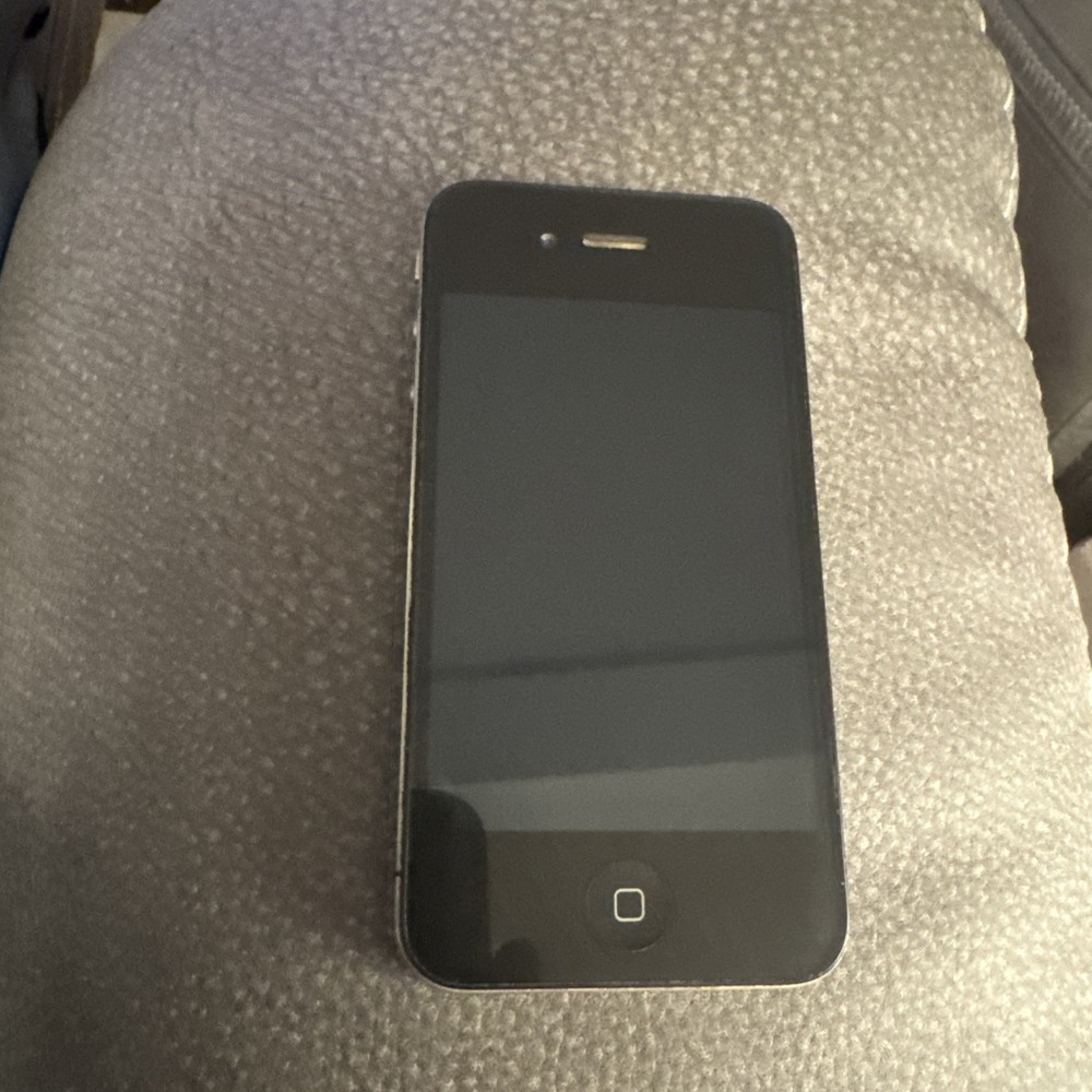 IPhone 4 Black A1332 untested no power cord, unknown storage