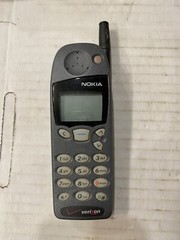 Nokia 918 Cell Phone – – Untested – W/ Bonus Verizon Nokia Phone Bx34