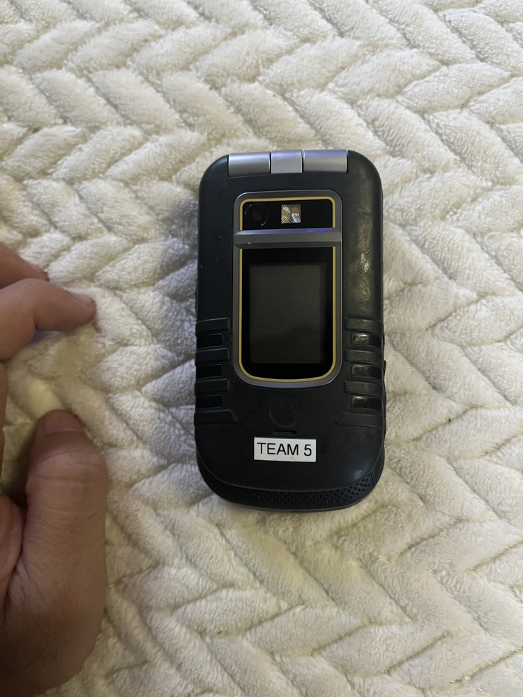 Motorola Brute i686- Gray and Black ( Nextel ) Rare Cellular Flip Phone