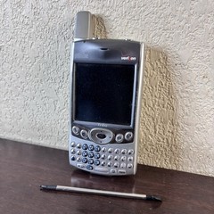 Pre-Owned Rare PalmOne Treo 600 Cell Phone Smartphone (Verizon) Silver