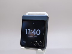 Motorola razr 2025 256GB PANTONE Gibraltar Sea Xfinity Unlocked W084648