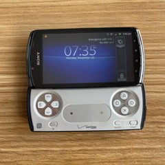 Sony Ericsson XPERIA PLAY R800i Black White Android Game GSM Unlocked Smartphone