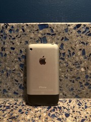 Apple iPhone – 8 GB – Black (Unlocked) (Single SIM) (Barley used 100% function)
