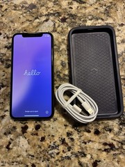 Apple iPhone XS 64GB Space Gray 5.8″ AT&T Unlocked | Service Battery Health 76%