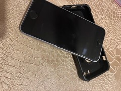 Apple iPhone SE – 32GB – Silver (Unlocked) A1662 (CDMA + GSM)