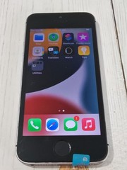 Good Apple iPhone SE 1st Gen 2016 Unlocked 16/32/64 GB iOS 15 Ver Random Color