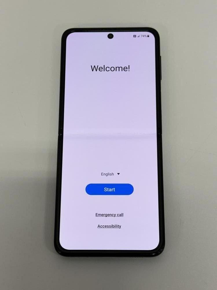 Samsung Galaxy Z Flip3 5G 128GB SM-F711U Phantom Black (AT&T)
