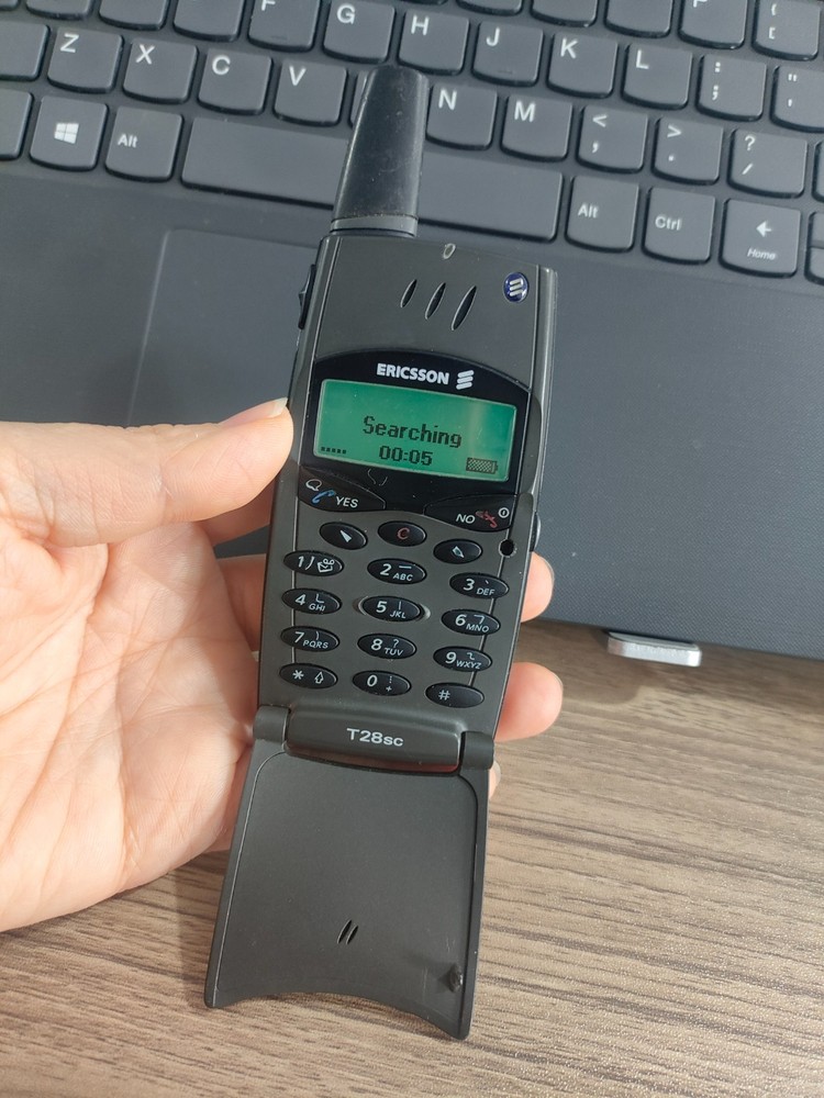 Ericsson T28 – 0.5 MB – (Unlocked) 2G GSM Tested GOOD Cellphone
