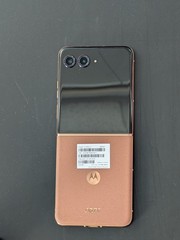 Motorola Razr+ 2025 (XT2557-3) – 256 GB – Mocha Mousse *Damaged inner LCD*