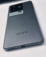 vivo iQOO 11S 5G 6.78″ 50MP 256/512GB 1TB Android 13 Snapdragon 8 Gen 2