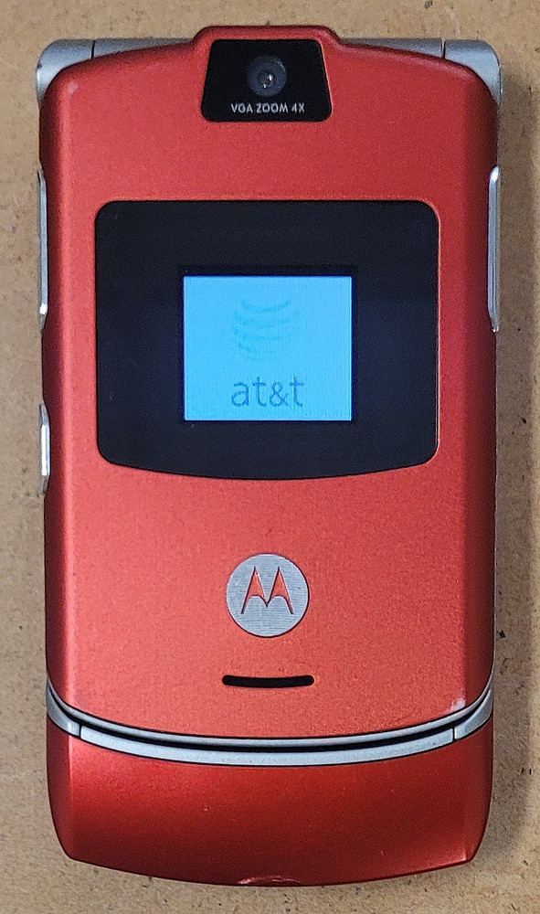 Motorola RAZR / Razor V3 – Red and Silver ( AT&T ) Flip Phone – Very Rare Color